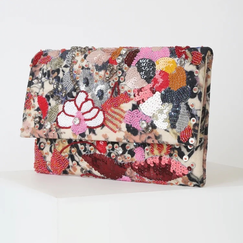 NWT - Lulu’s Earthly Gardens Beige Beaded Clutch